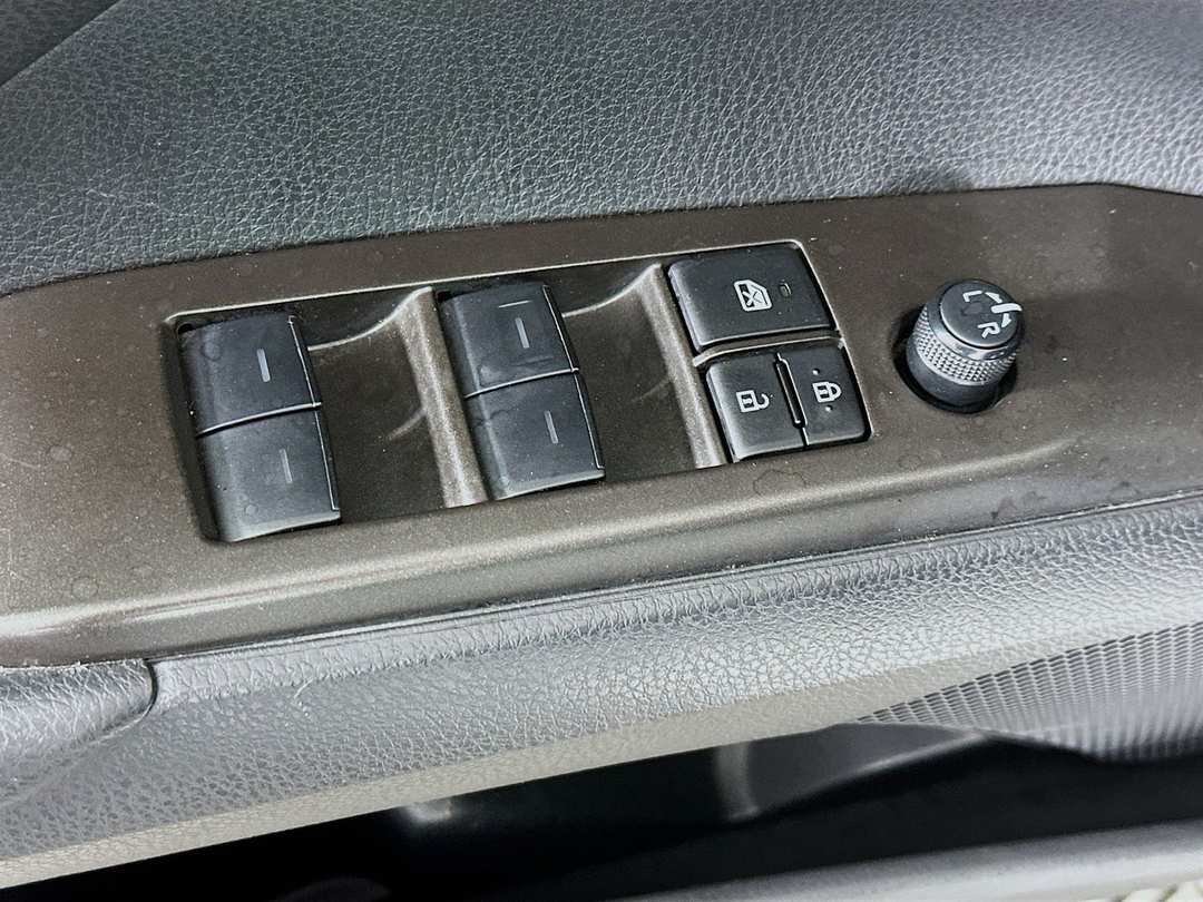 2024 Toyota Camry LE - Image 19