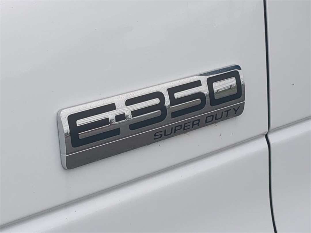 2024 Ford E-350sd Base - Image 23