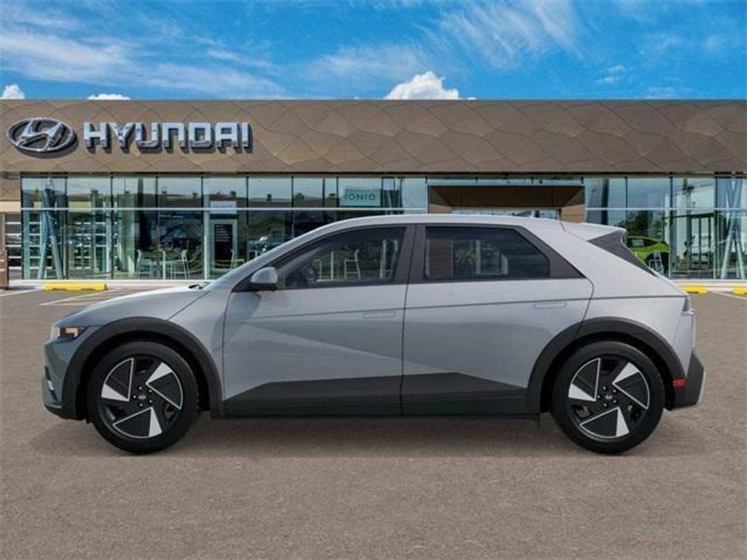 2026 Hyundai Ioniq 5 SE - Image 3