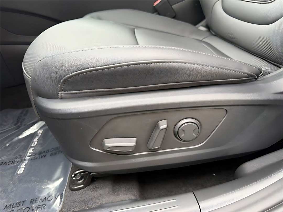 2026 Hyundai Santa Cruz SEL - Image 13