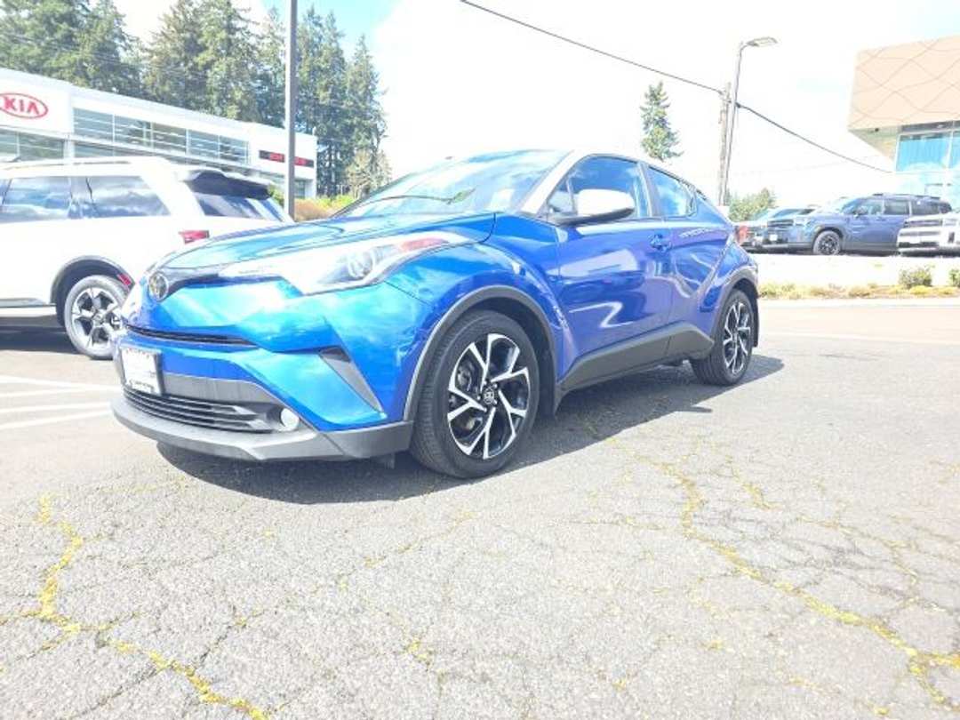 2018 Toyota C-Hr XLE Premium - Image 3