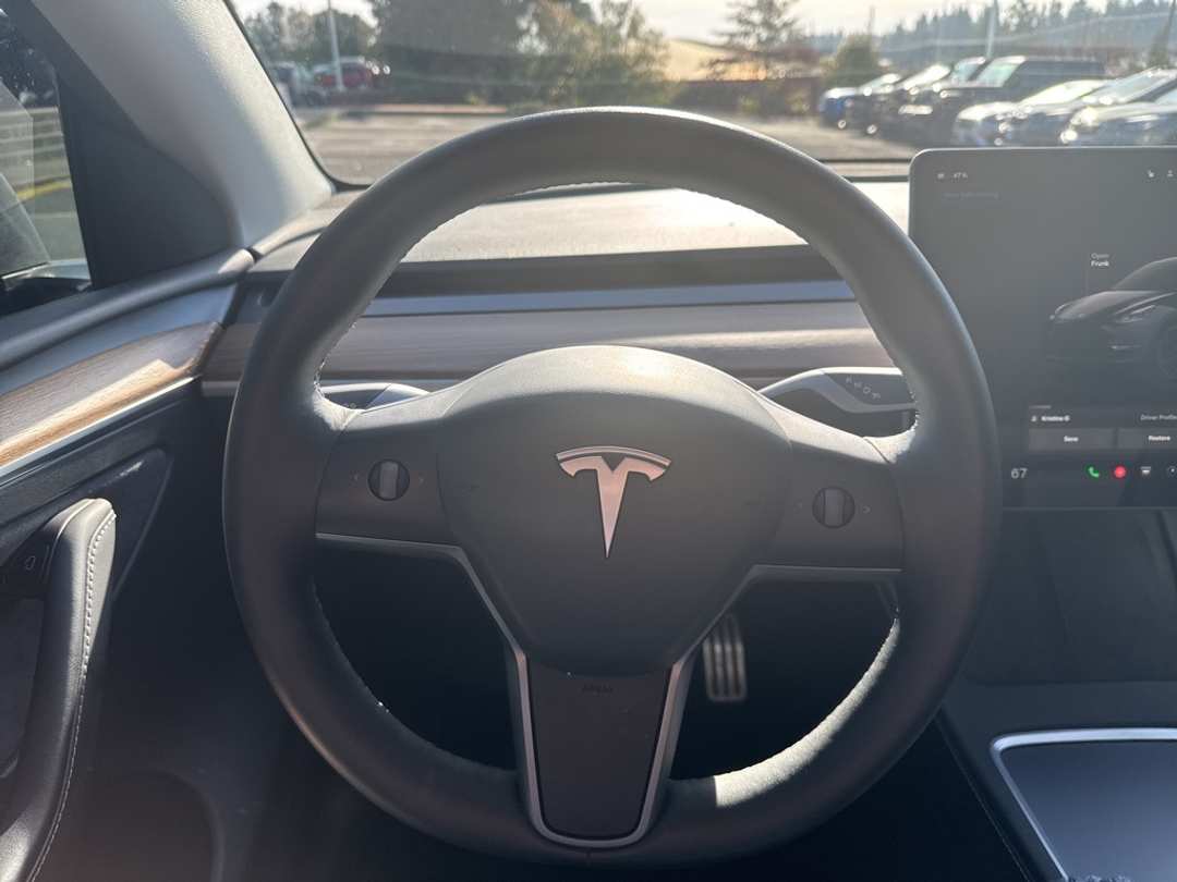 2025 Tesla Model Y Performance - Image 15