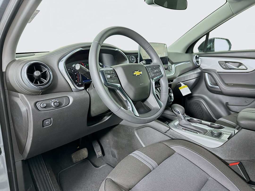 2025 Chevrolet Blazer LT - Image 10