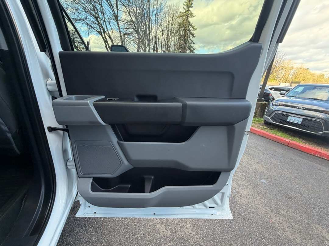 2024 Ford F-350Sd XL - Image 21