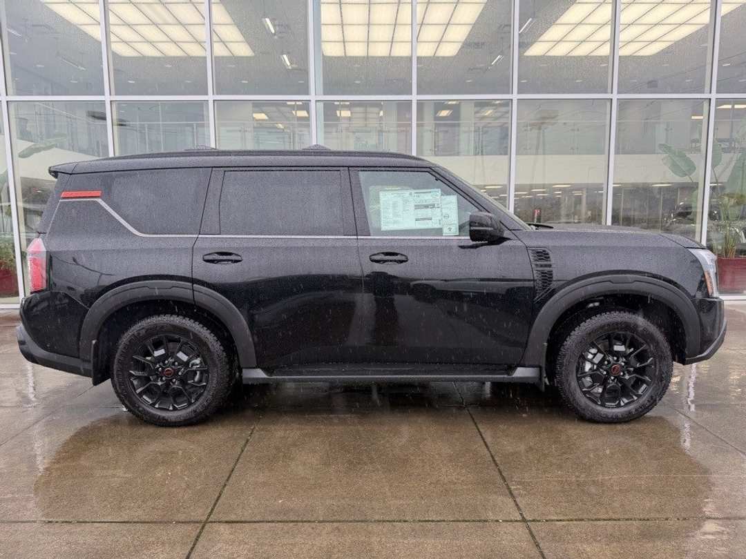 2026 Nissan Armada PRO4X - Image 8