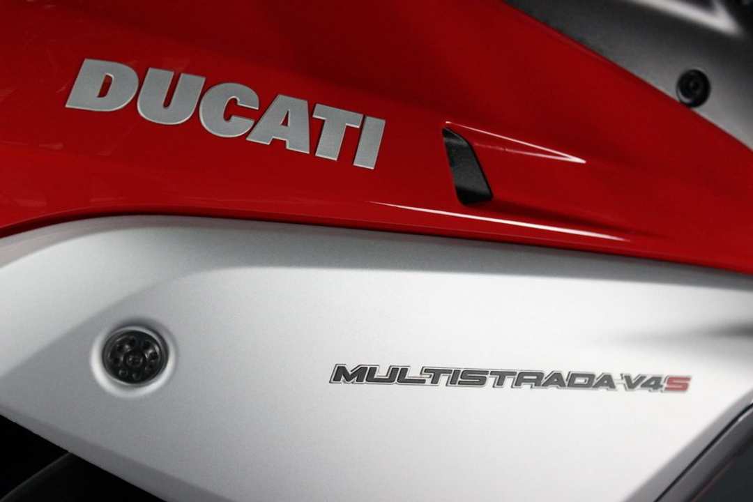 2022 Ducati Multistrada V4 S Travel & Radar Spoked Wheel - Image 5