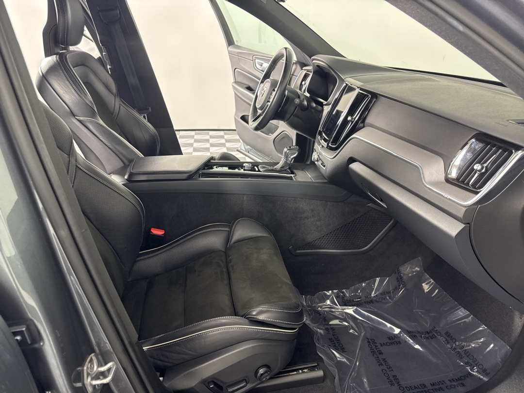2018 Volvo Xc60 T5 RDesign - Image 13