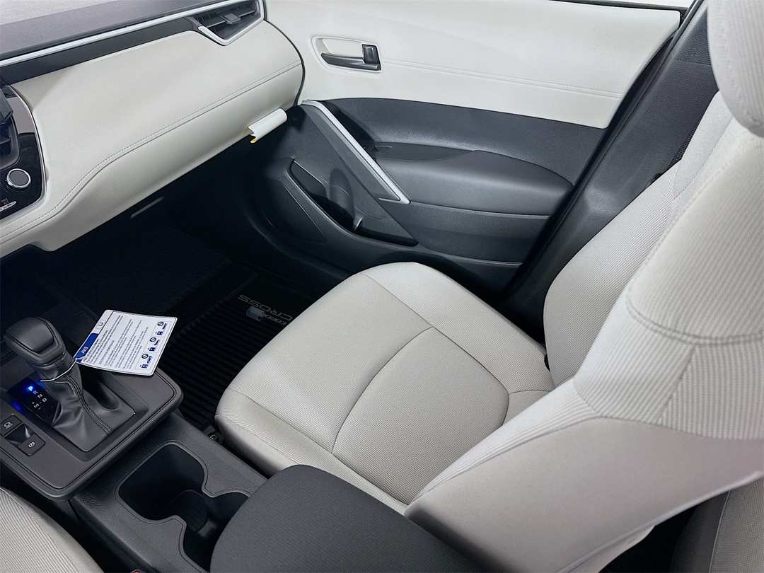 2026 Toyota Corolla Cross L - Image 22