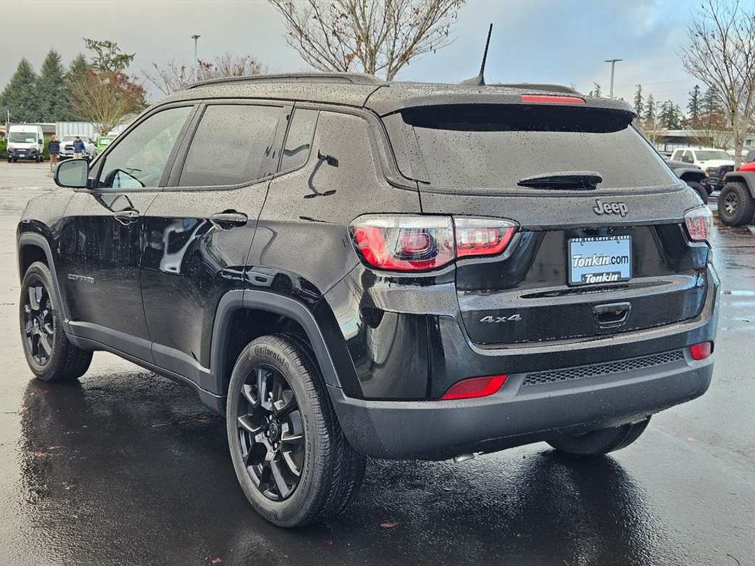 2026 Jeep Compass Latitude - Image 3