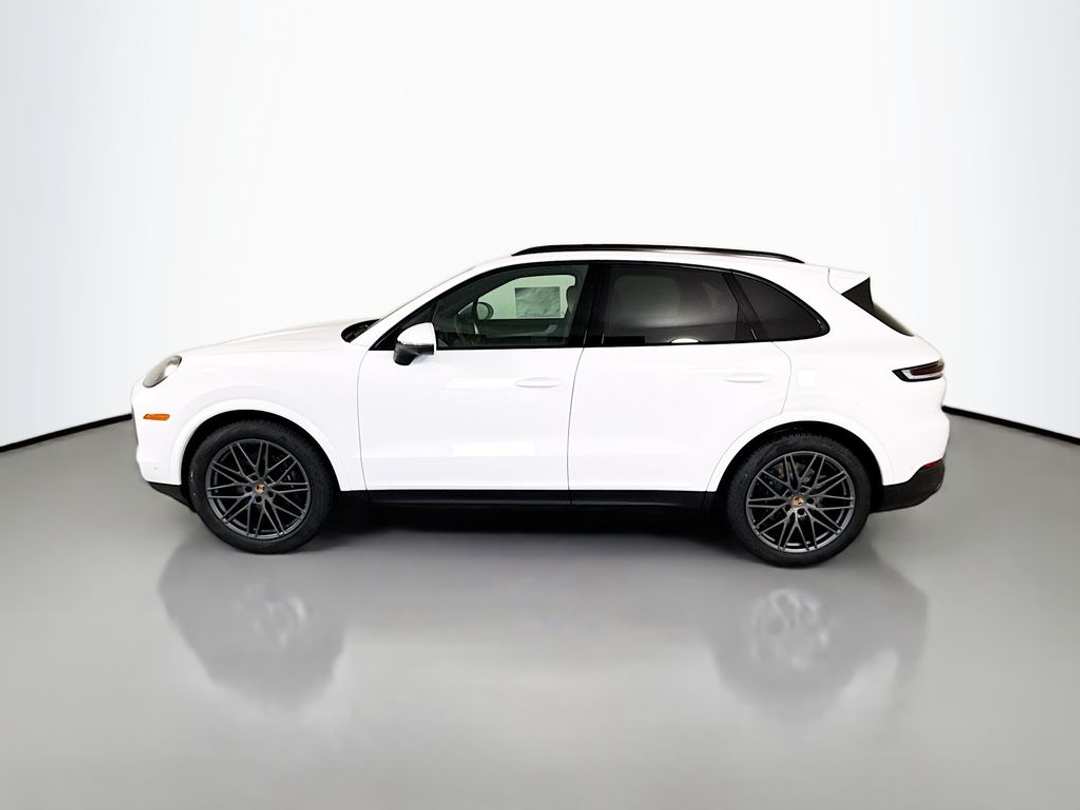 2026 Porsche Cayenne - Image 2