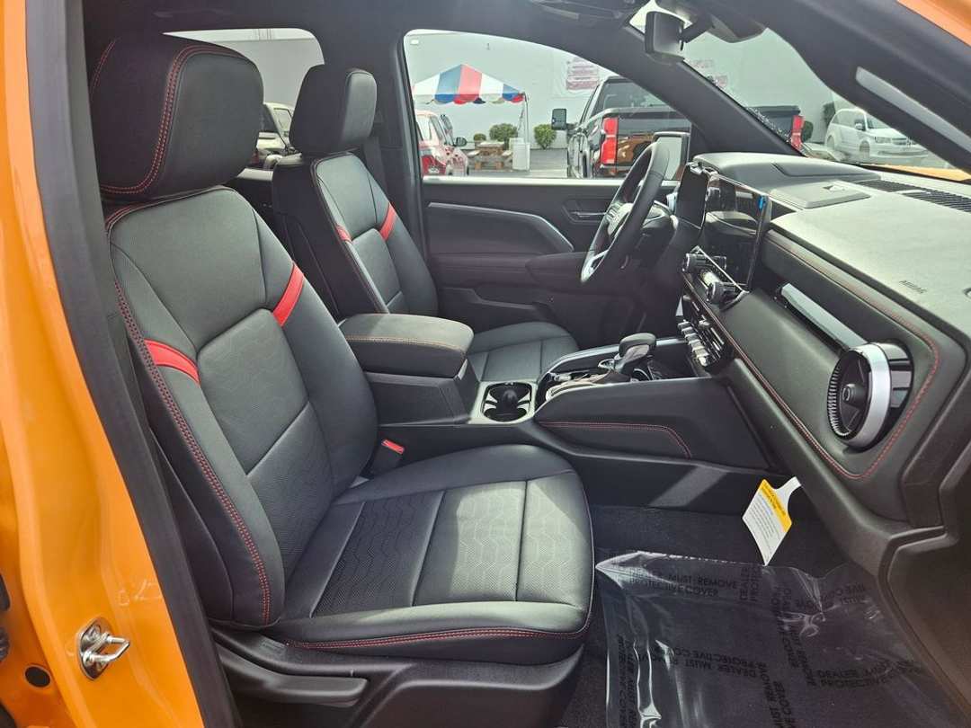 2026 Chevrolet Colorado Z71 - Image 38