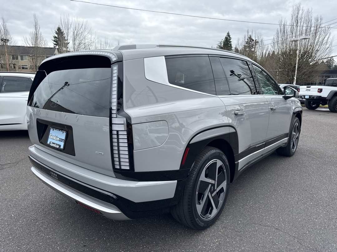 2026 Hyundai Ioniq 9 Performance Limited - Image 7