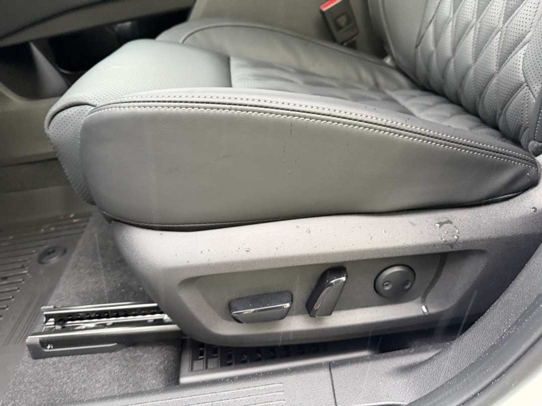 2026 Nissan Rogue Platinum - Image 15