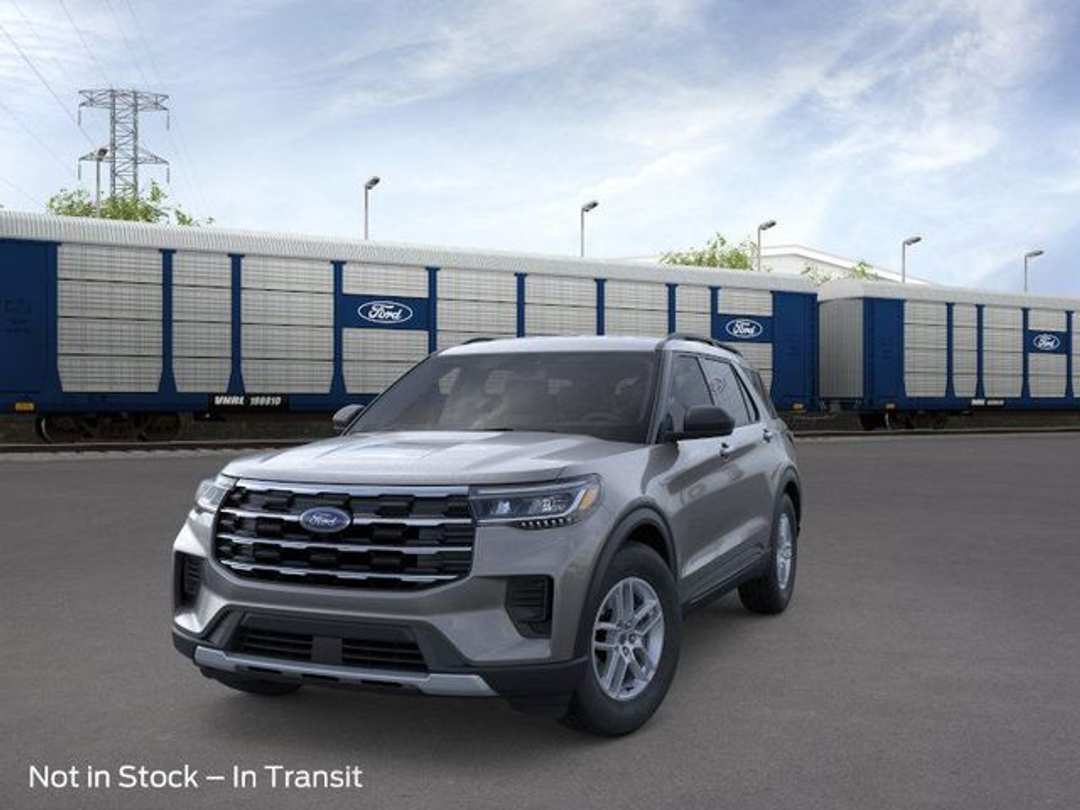 2026 Ford Explorer Active - Image 2