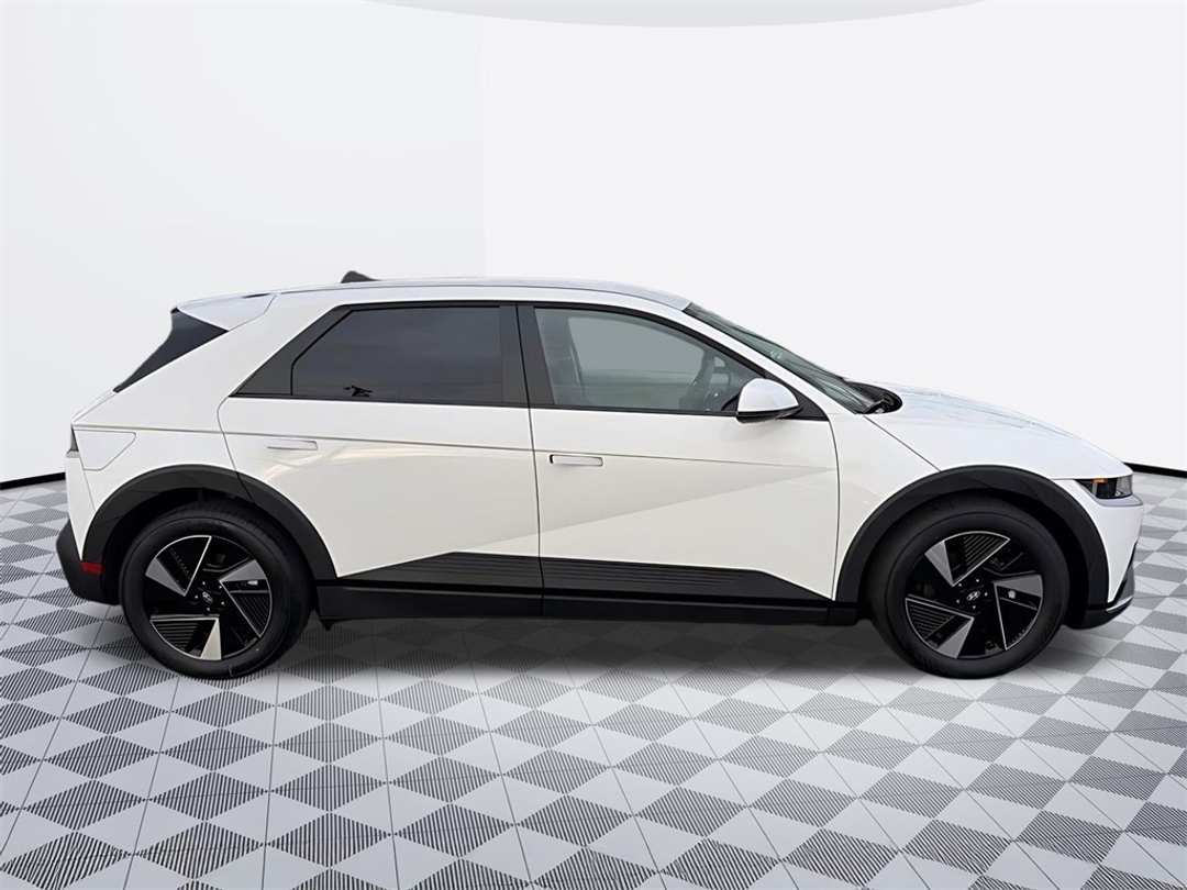 2026 Hyundai Ioniq 5 SEL - Image 8