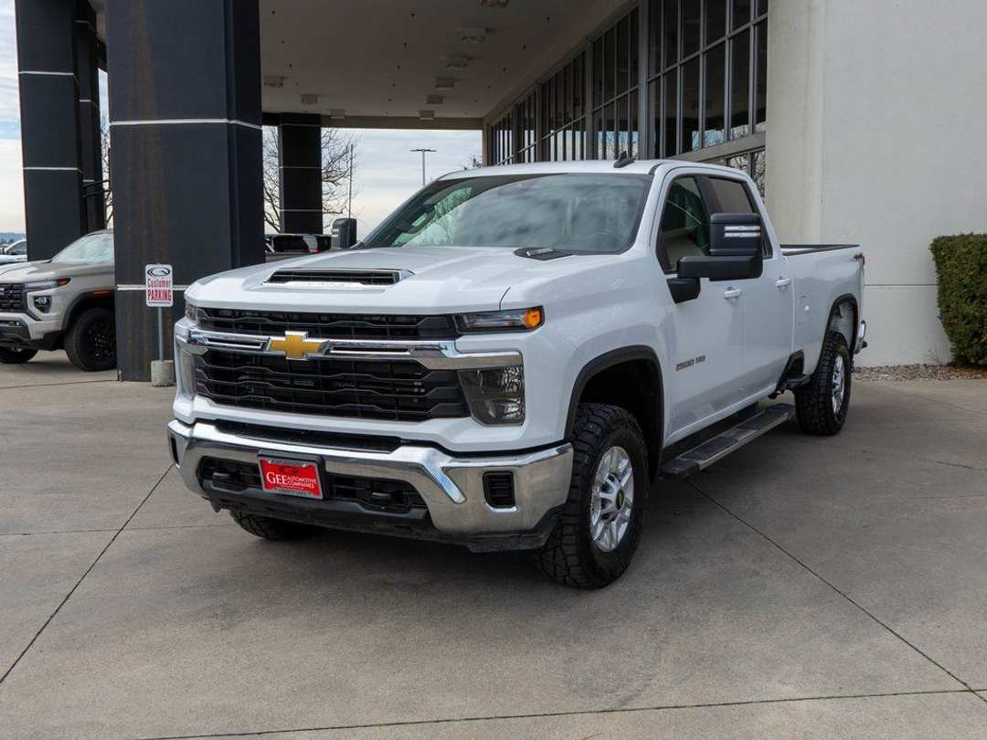 2024 Chevrolet Silverado 2500Hd LT - Image 3