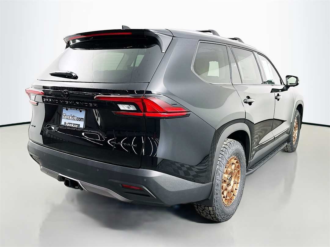 2026 Toyota Grand Highlander Platinum - Image 6