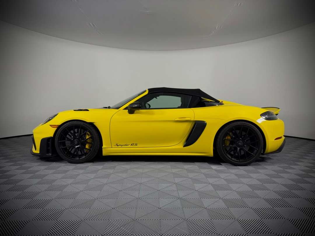 2024 Porsche 718 Spyder RS - Image 2