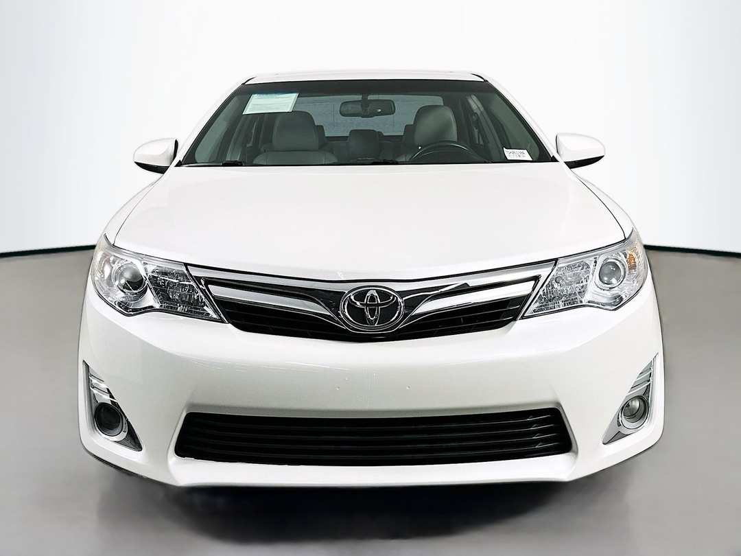 2014 Toyota Camry XLE - Image 2