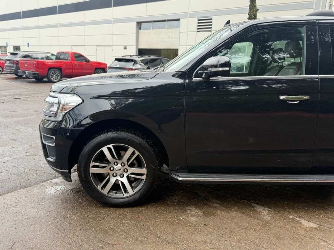 2023 Ford Expedition Limited - Image 9