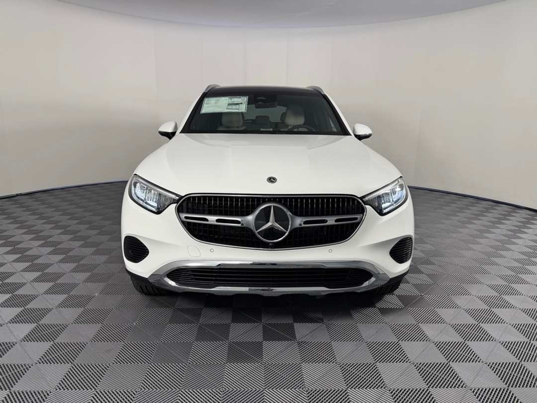 2026 Mercedes-Benz GLC 300 - Image 2