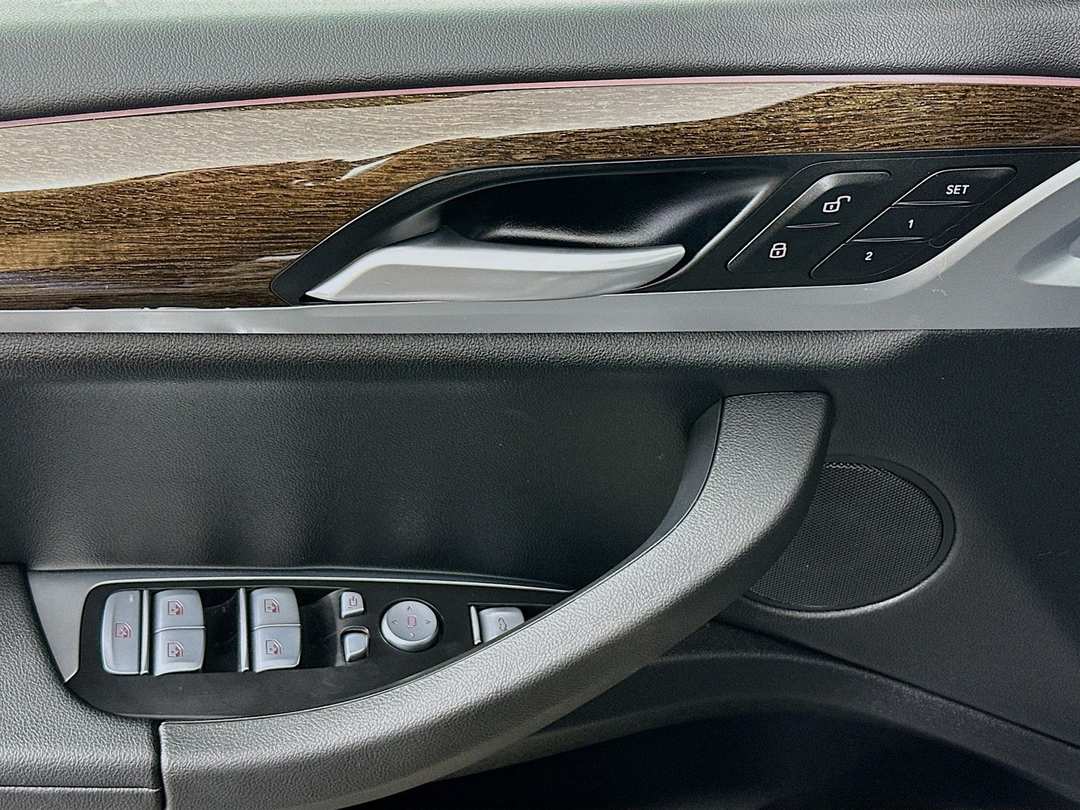 2023 BMW X3 xDrive30i - Image 18