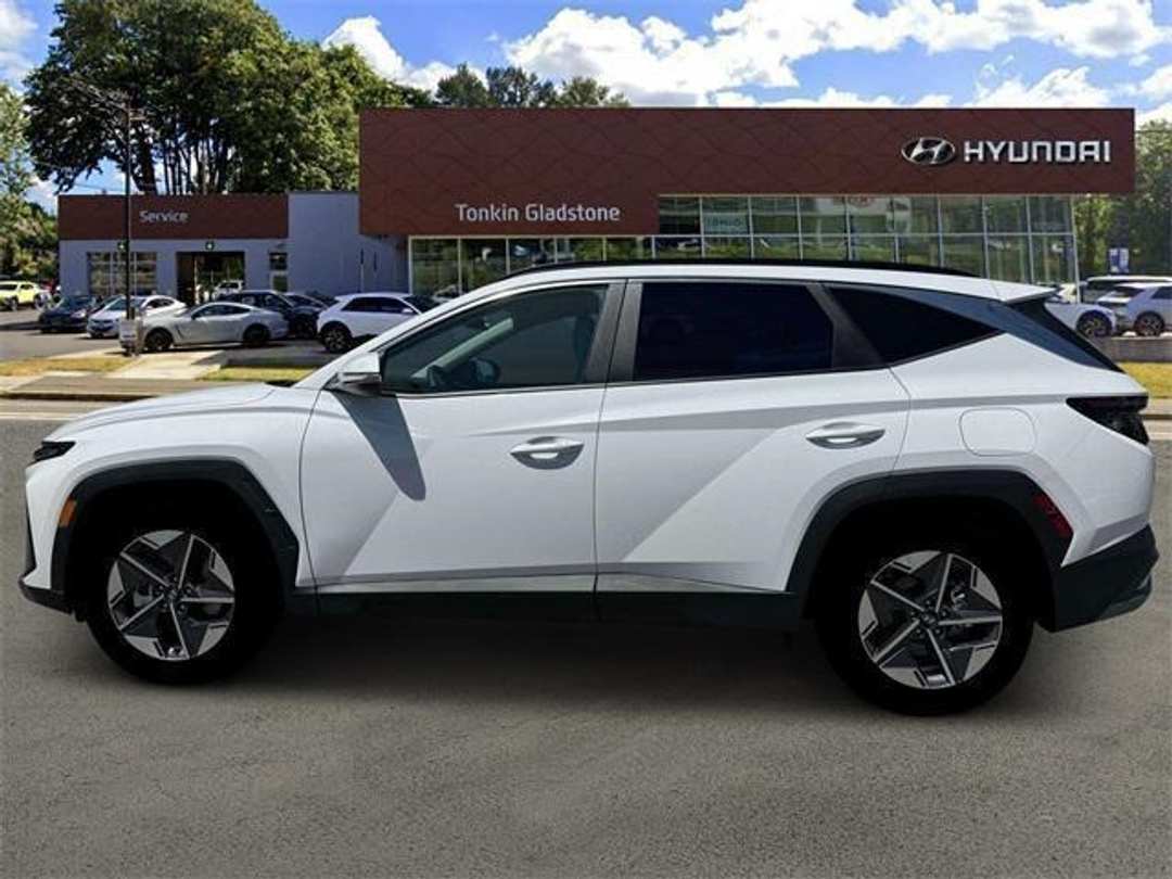 2026 Hyundai Tucson SEL Premium - Image 3