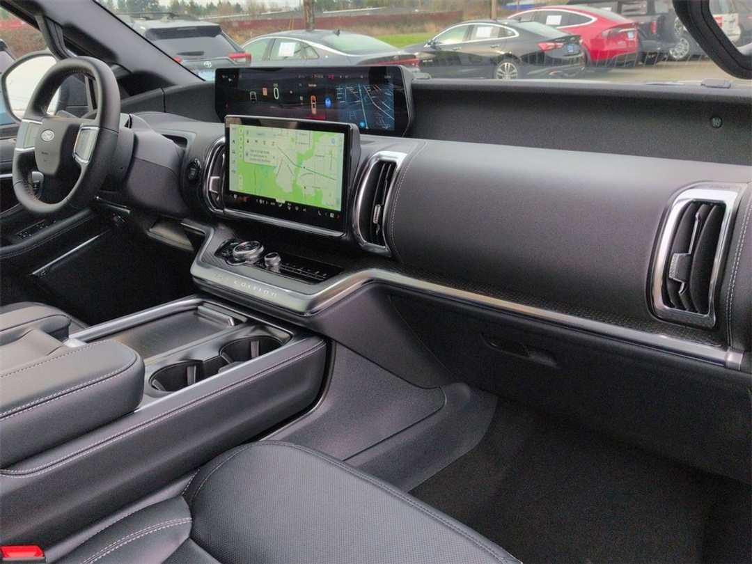 2026 Ford Expedition Platinum - Image 33