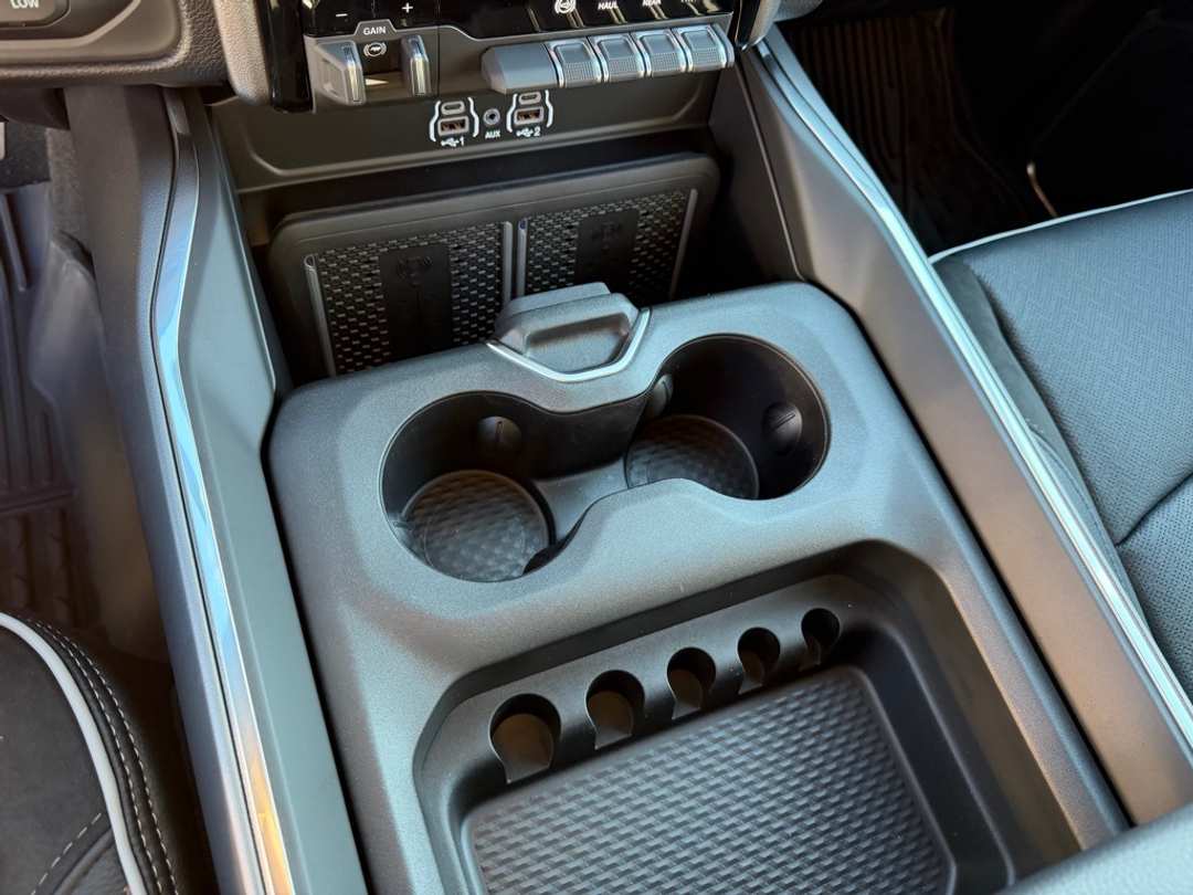 2026 Ram 3500 Laramie - Image 25