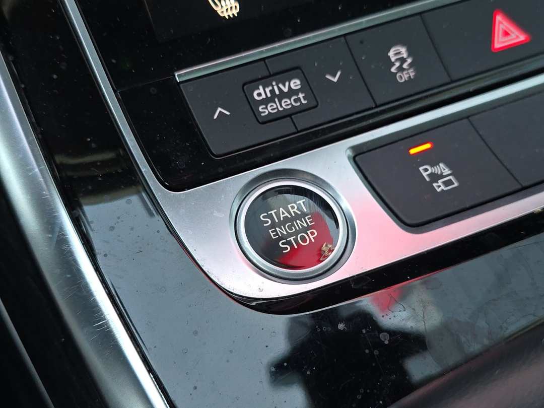 2022 Audi Q7 45 Premium - Image 23