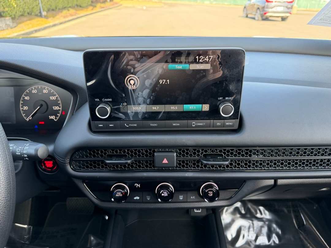 2025 Honda HR-V LX - Image 24