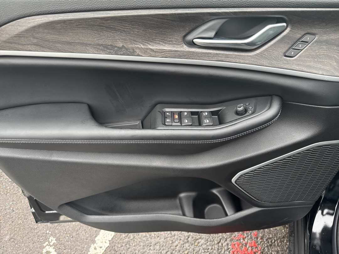 2026 Jeep Grand Cherokee Limited - Image 13