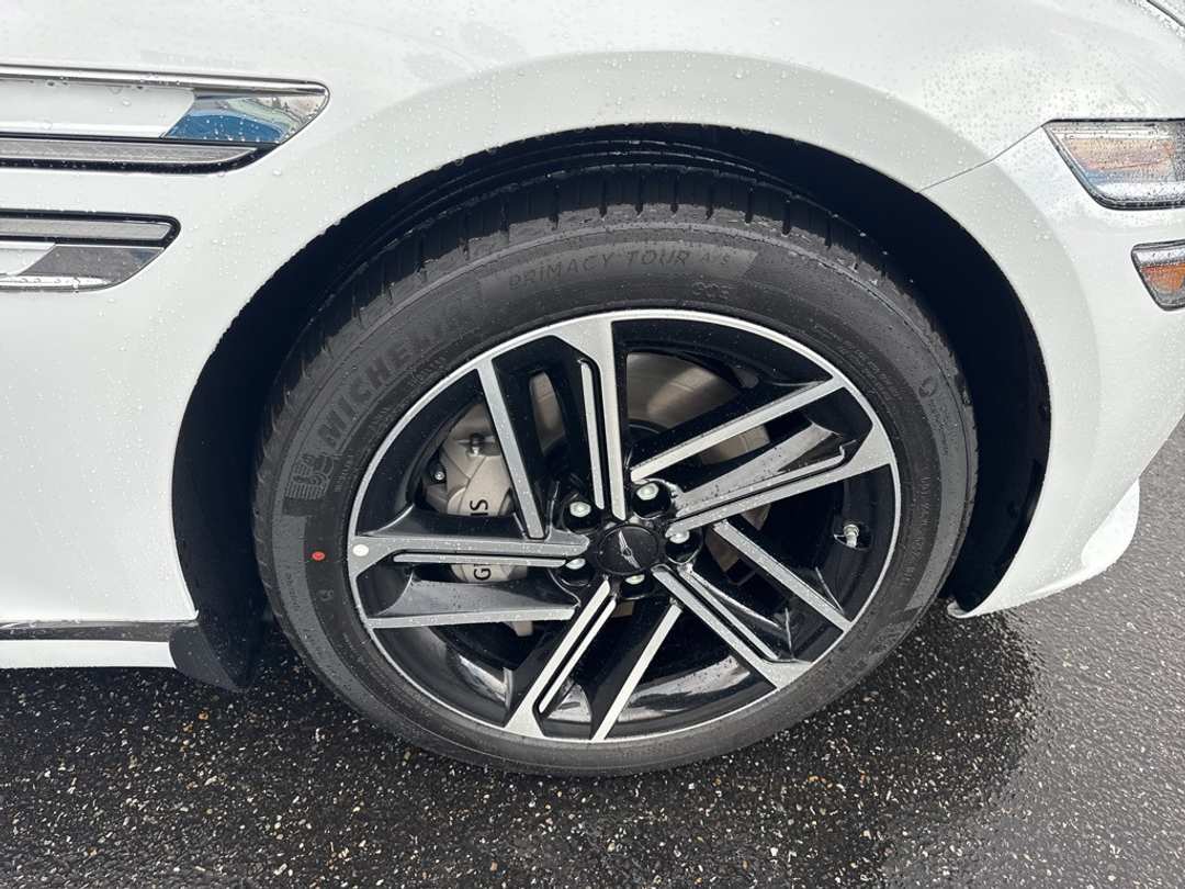 2026 Genesis G80 2.5T - Image 9