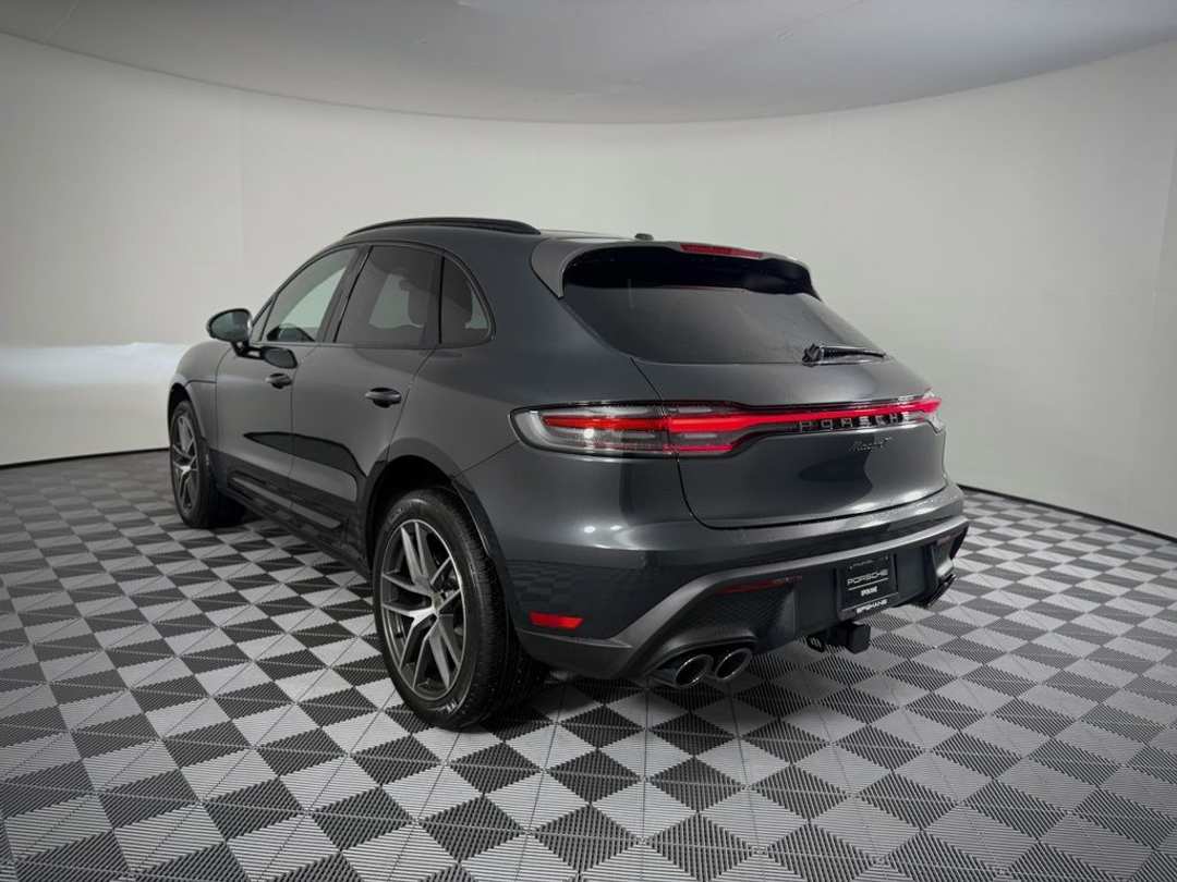 2026 Porsche Macan T - Image 3
