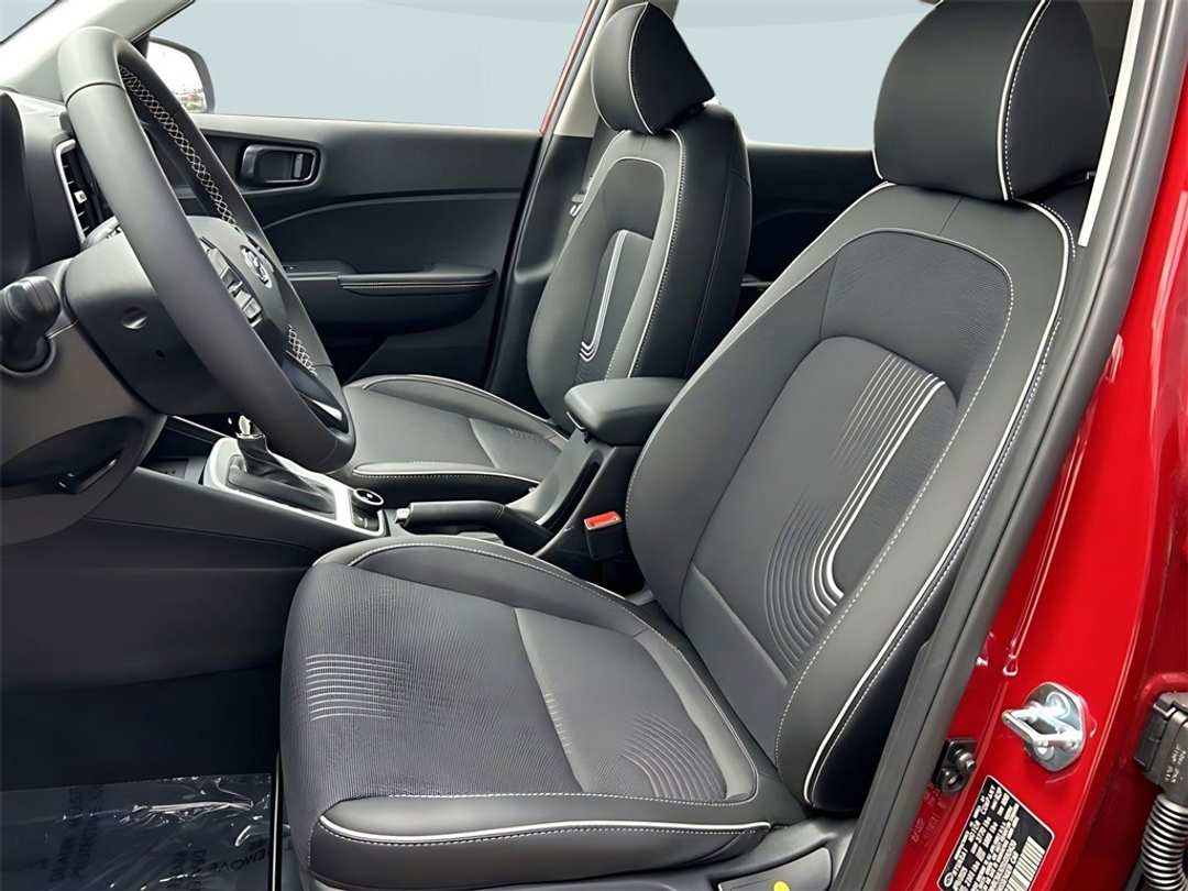 2025 Hyundai Venue Limited - Image 21