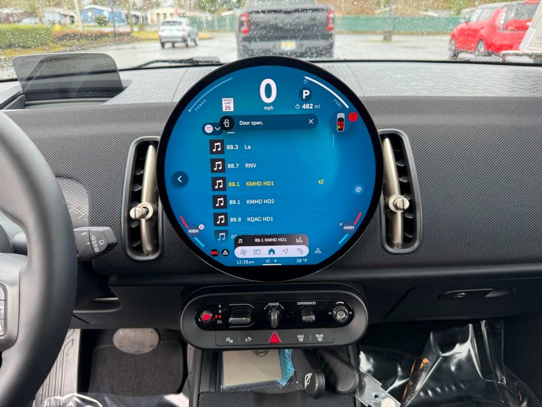 2025 MINI Cooper S Countryman Signature Plus - Image 23