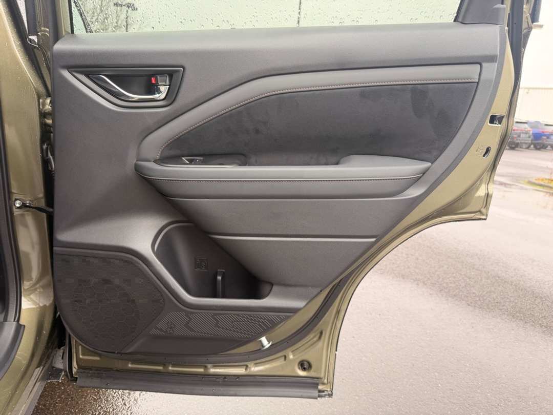 2026 Subaru Forester Touring - Image 22