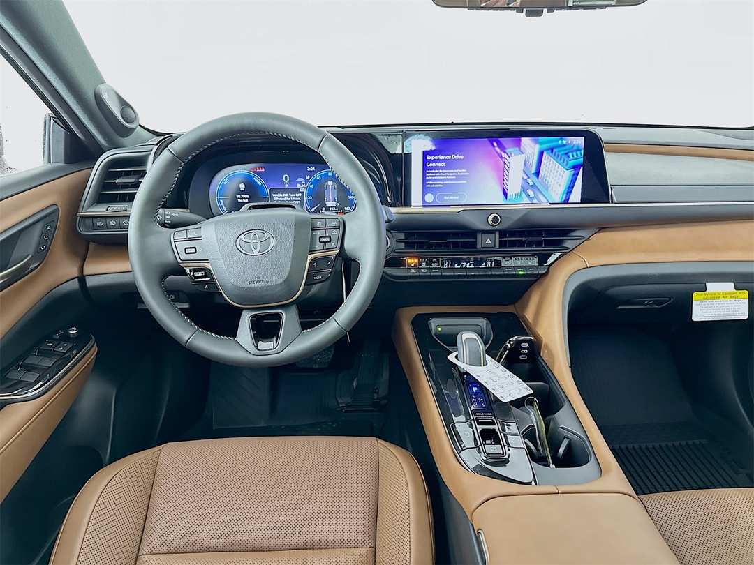 2025 Toyota Crown Signia Limited - Image 24