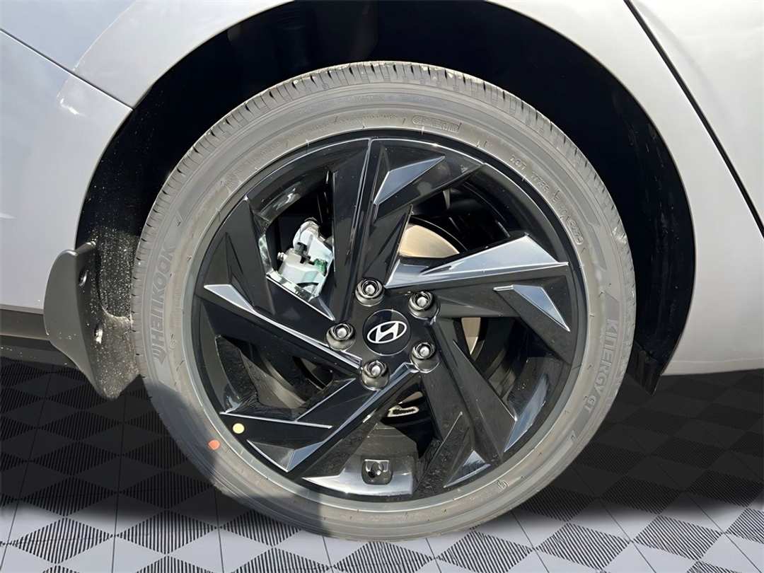 2026 Hyundai Elantra SEL Sport - Image 8