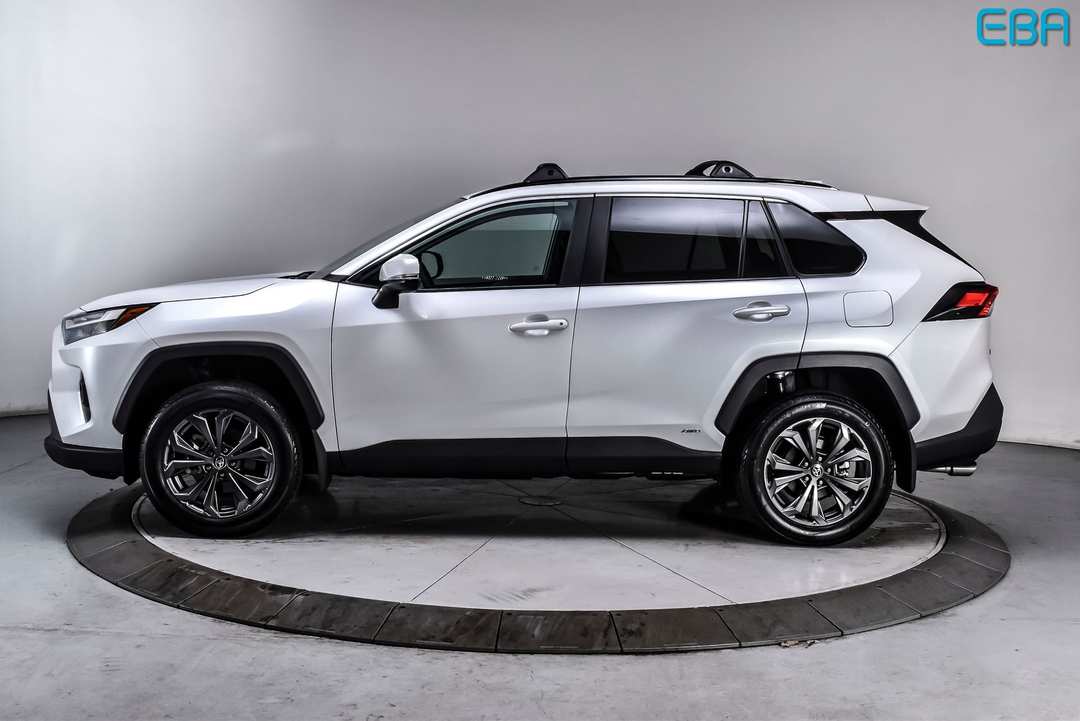 2025 Toyota Rav4 XLE Premium - Image 3