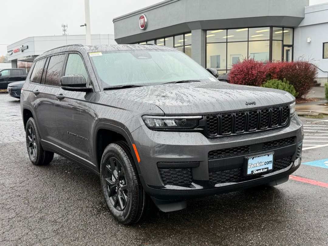 2025 Jeep Grand Cherokee L Altitude X - Image 2