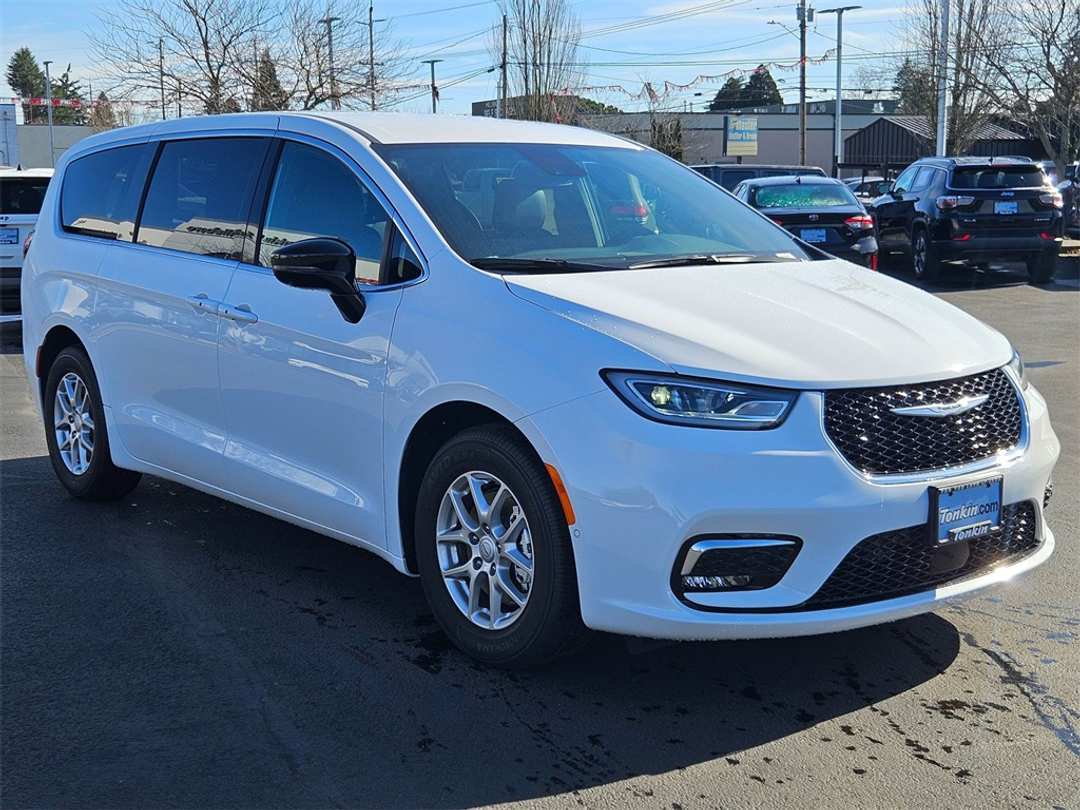 2026 Chrysler Pacifica Select - Image 8