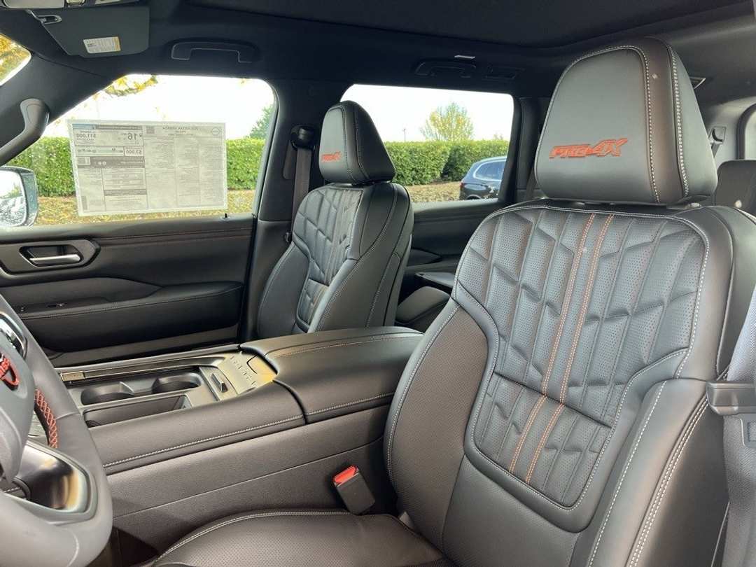 2026 Nissan Armada PRO4X - Image 13