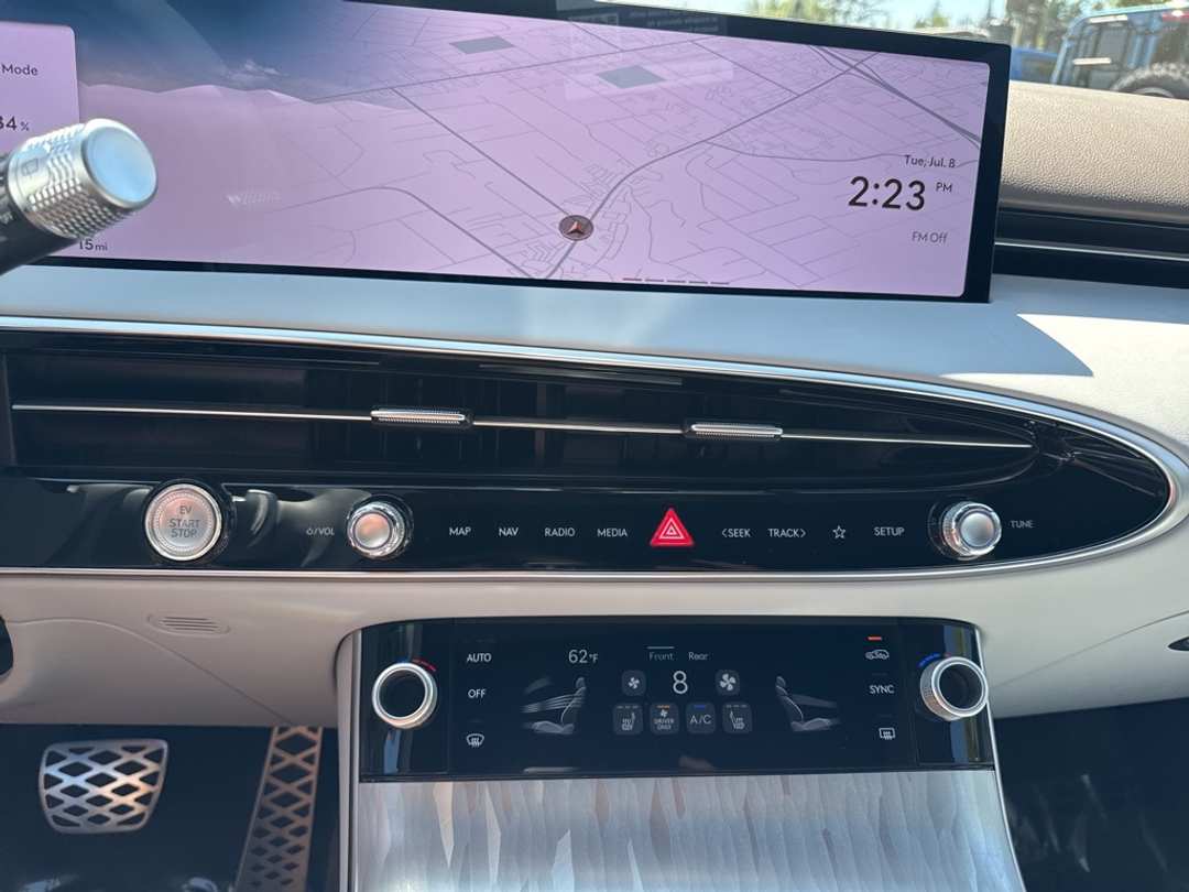 2026 Genesis Electrified Gv70 - Image 24