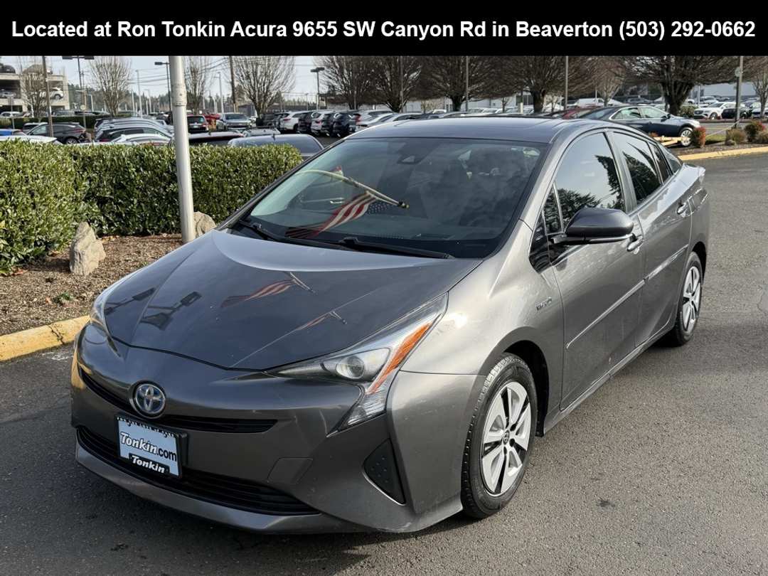 2017 Toyota Prius Three - Image 4