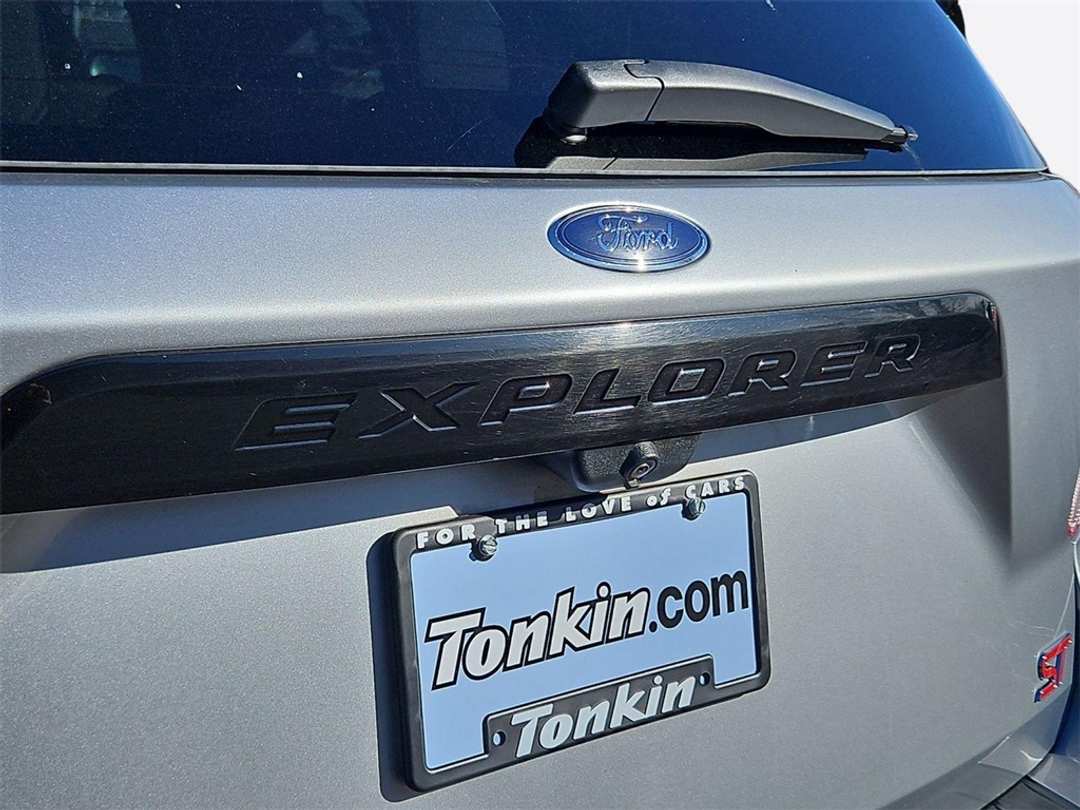 2022 Ford Explorer ST - Image 26