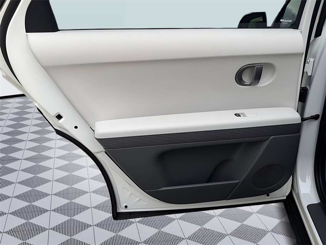 2026 Hyundai Ioniq 5 SEL - Image 28