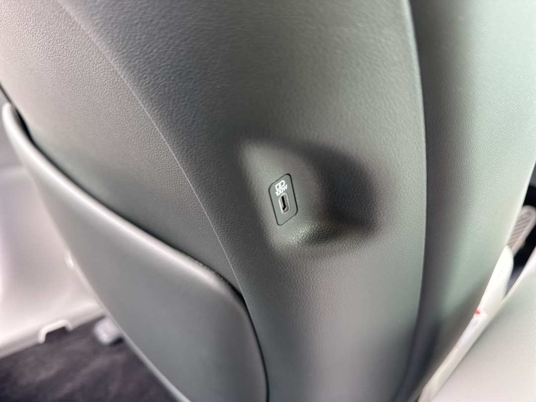 2026 Hyundai Ioniq 9 Performance Calligraphy - Image 53