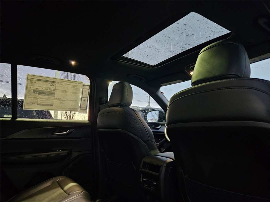 2025 Jeep Grand Cherokee Altitude X - Image 34