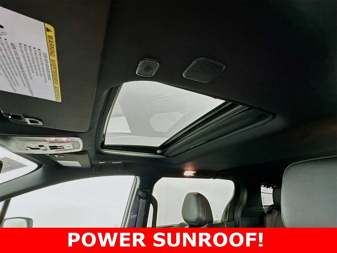 2025 Toyota Sienna Platinum - Image 11